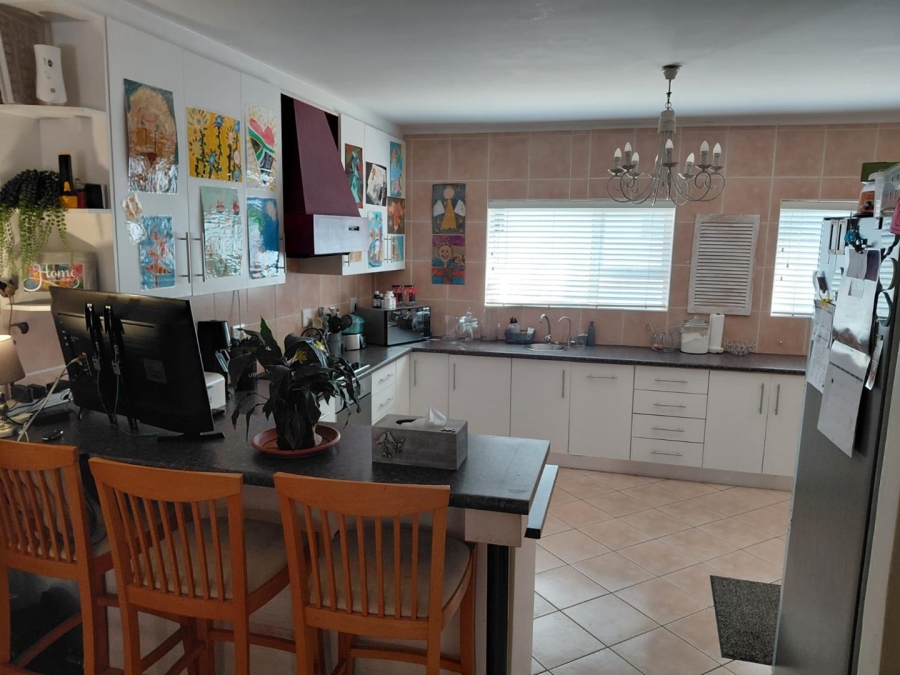 To Let 4 Bedroom Property for Rent in Durbanville Western Cape